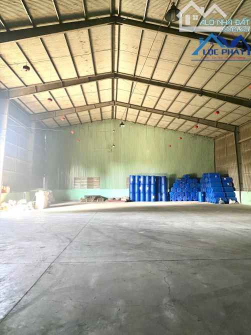 Cho thuê kho xưởng 2500m2 KCN Trảng Bom, Đồng Nai giá 3$/m2 - 3