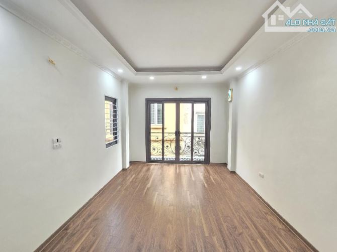 NHÀ 5 TẦNG LÔ GÓC CỰC KỲ THOÁNG SÁNG TẠI ĐẠI ĐỒNG- NGUYỄN KHOÁI - 3