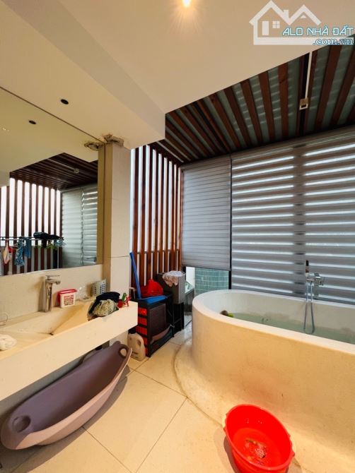 BÁN NHÀ PHẠM NGỌC THẠCH, 7 TẦNG + TUM, THANG MÁY, ÔTÔ ĐỖ CỬA, VỈA HÈ RỘNG. 15.3 TỶ - 3