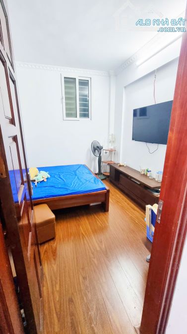 HIẾM- HOÀNG QUỐC VIỆT- 30M RA Ô TÔ TRÁNH- 45Mx6T- 7 NGỦ- Ở NGAY- NHỈNH 9 TỶ - 3