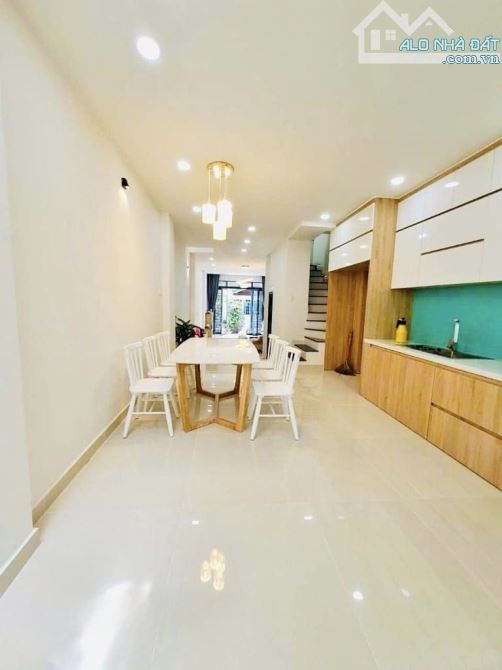 NHÀ PHỐ HIỆN ĐẠI - P.TRƯỜNG THỌ, THỦ ĐỨC- 3 TẦNG CỰC ĐẸP - TẶNG NỘI THẤT - 4