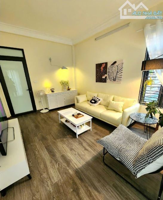 Bán Nhà 40m2/ 5 tầng tại ngõ 258 Tân Mai Giá 8 tỷ 9 - 5