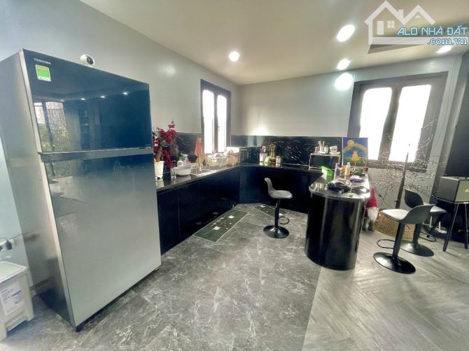 BÁN NHÀ HOÀNG QUỐC VIỆT- Ô TÔ VÀO NHÀ- DIỆN TÍCH 65M2, MẶT TIỀN 5M, 5 TẦNG_ GIÁ 14.5 TỶ - 5