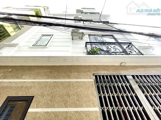Bán nhà tại Di Trạch 5 tầng, ô tô đỗ cửa, đường rộng, sát khu đô thi Hinode chỉ 4 tỷ 8 - 5