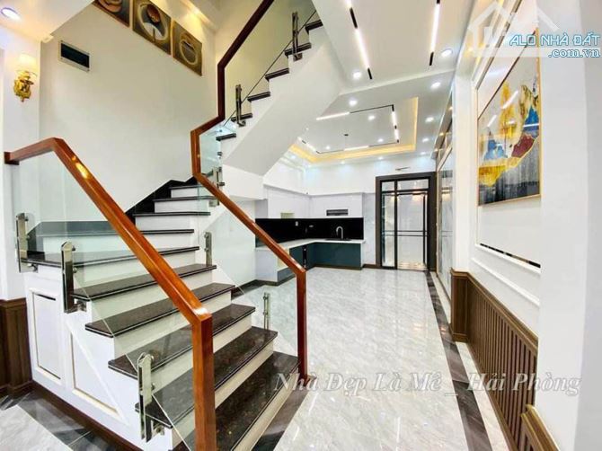 Nhà đẹp xây mới khu phân lô Sao Sáng - Ngô Gia Tự. DT 66m2 x4T - 5