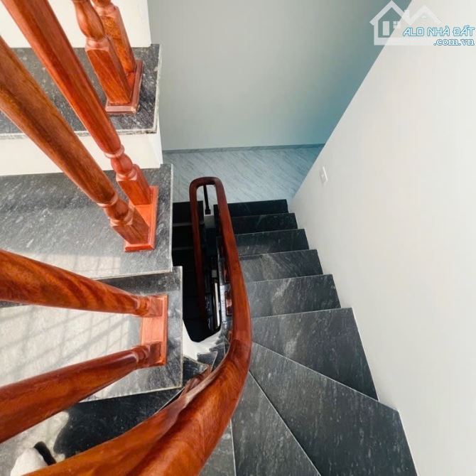 Bán nhà tại Di Trạch 5 tầng, ô tô đỗ cửa, đường rộng, sát khu đô thi Hinode chỉ 4 tỷ 8 - 8