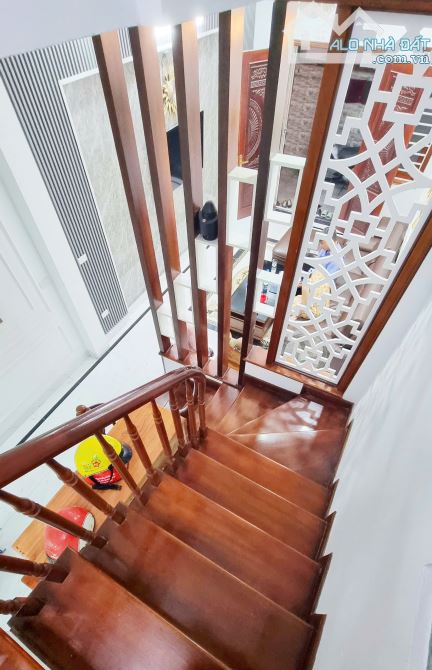 HIẾM- HOÀNG QUỐC VIỆT- 30M RA Ô TÔ TRÁNH- 45Mx6T- 7 NGỦ- Ở NGAY- NHỈNH 9 TỶ - 8