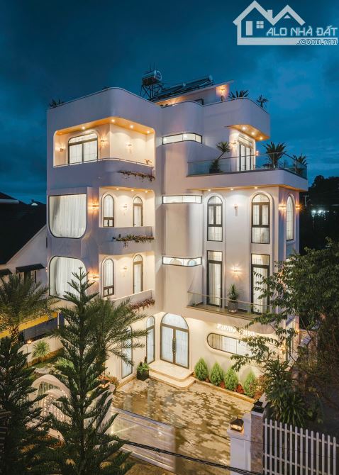 Bán Villa sang xịn thiết kế hiện đại  đường oto tại phường 8 thành phố Đà Lạt giá 23 tỷ