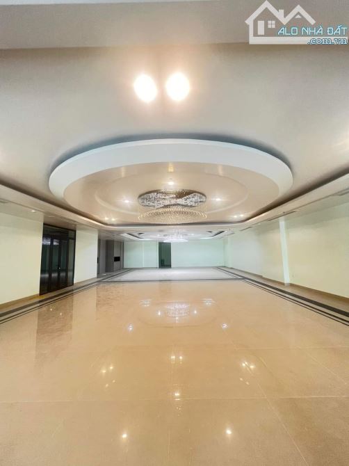 SIÊU PHẨM TÒA NHÀ VĂN PHÒNG 10 TẦNG MẶT PHỐ TRUNG TÂM CẦU GIẤY 💼 390m² - GIÁ CHÀO 320 TỶ