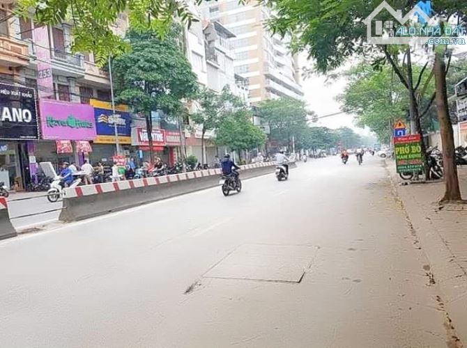 Bán nhà dân xây ngõ 218 Lạc Long Quân - Tây Hồ. 52m² - 10.5 tỷ.