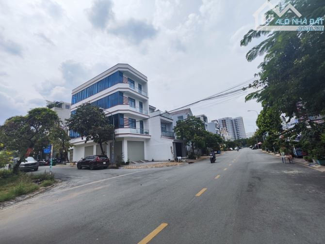 Kẹt tiền bán trong 1 tuần Biệt thự Mặt tiền đường khu vip Bên Sông HBC ngang 8M chỉ 13.9tỷ