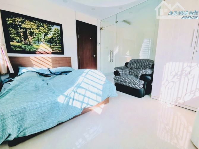 BIỆT THỰ MẶT TIỀN PHÚ NHUẬN OTO VÀO NHÀ - 5 TẦNG - 88M2 VUÔNG A4 - CHỈ 18.X TỎI - 10