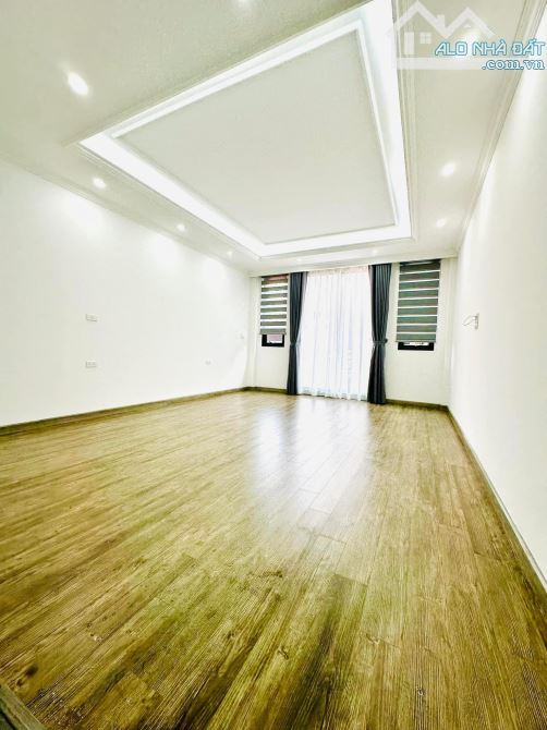 Nhà Hiếm Cầu Giấy 50m2 - 7 Tầng Thang Máy - GARA Ô Tô - Gần Phố - Dân Trí Cao - 11