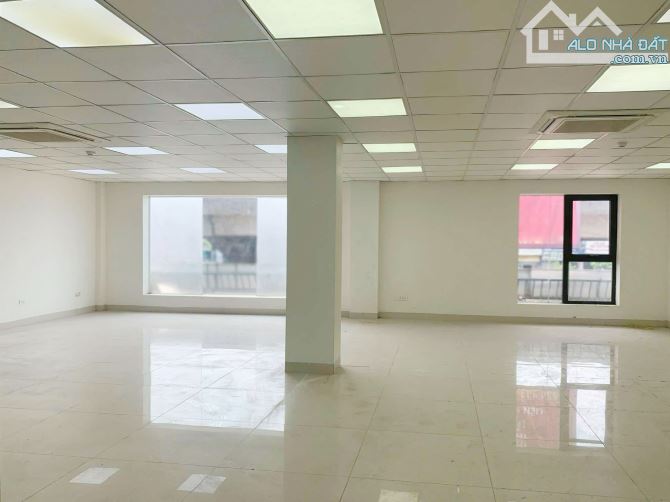 Cho thuê nhà MP Nguyễn Xiển, 180m2x7T, thang máy, 180tr/t - 1