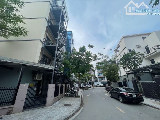 Bán liền kề shophouse Trịnh Văn Bô 6 tầng thang máy. 136m2 vỉa hè ôtô tránh.  Kinh doanh - 1