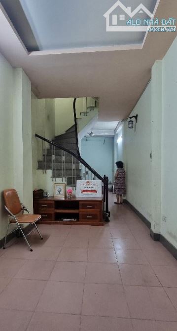 Bán nhà Lĩnh Nam, mặt ngõ thông kinh doanh, oto đỗ cửa, 33m2x 4 tầng, giá 5.7 tỷ - 2