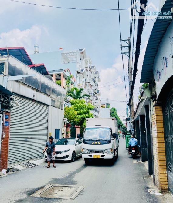 Mặt Tiền Đường Ngay Nhà Văn Hoá Thiếu Nhi Gò Vấp, 200m2, 4 tầng, thu nhập 20tr/tháng - 6 t - 2