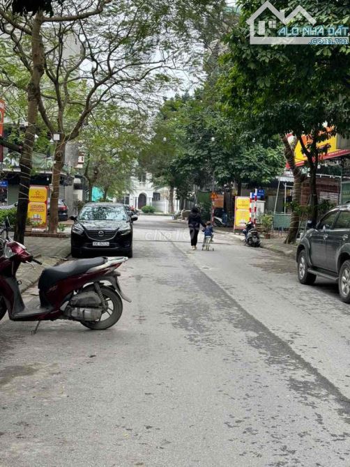 Tôi bán nhà mặt phố KĐT VIỆT HƯNG 7 tầng thang máy KD đỉnh Mặt tiền 7m sổ phân Lô 25.5TỶ - 2