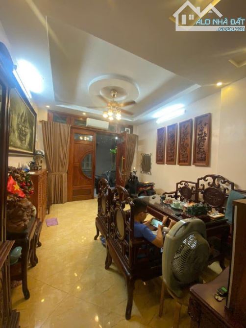 Nhà 3 tầng phố Nguyễn Văn Cừ- Gia Thuỵ- Long Biên. DT 42m2, Kinh doanh, Ô tô, Giá 8.25 tỷ - 3