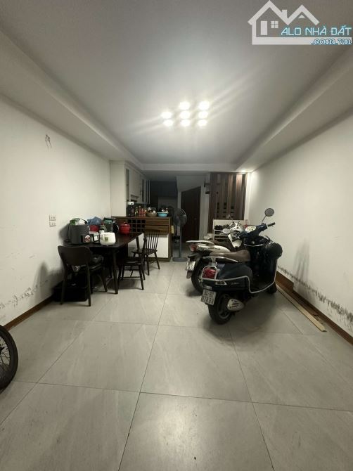 Bán nhà Ngõ 5 Láng Hạ, Q. Đống Đa 6 tầng , mặt tiền 4m cực hiếm - 3