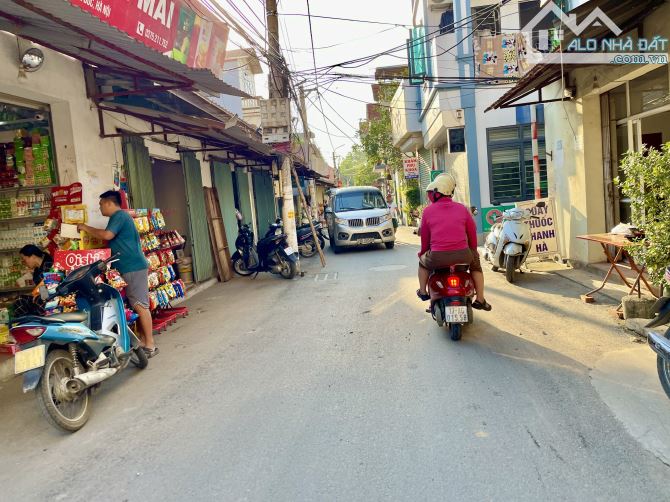 Đất Kim Chung mặt phố, lô góc, cạnh chợ kinh doanh, ô tô tránh 72m2 mặt tiền 6m - 3