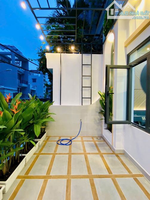 Mặt tiền Kinh doanh gần công viên Làng Hoa, 64m2, 2 tầng - 5 tỷ 8 TL - 6