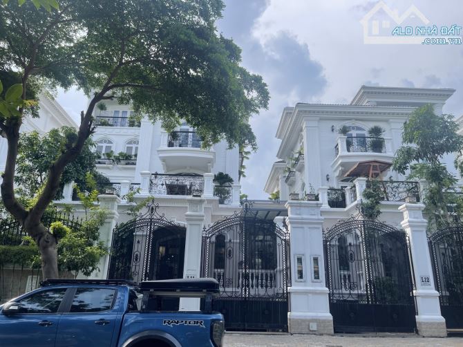 Biệt thự đơn lập khu CITY LAND 370m2 chủ gấp bán