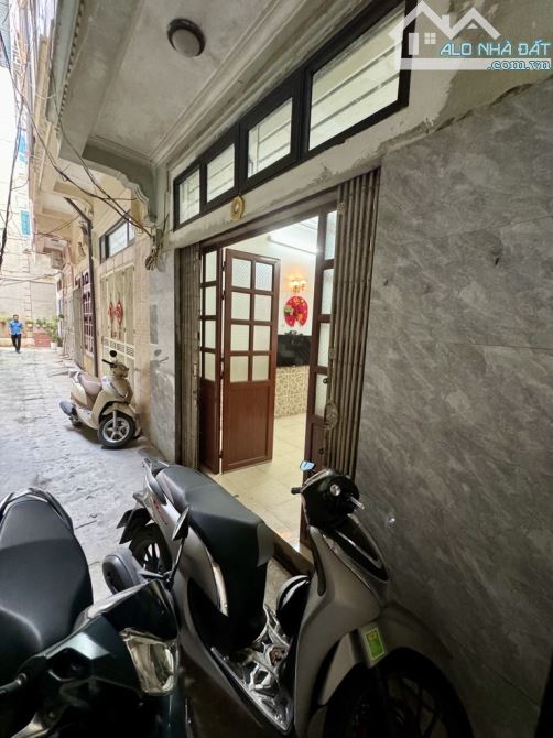 Bán nhà Kim Ngưu 4 tầng 3 ngủ dt 40m2 mặt tiền 4,1m ngõ rộng nhỉnh 5 tỷ