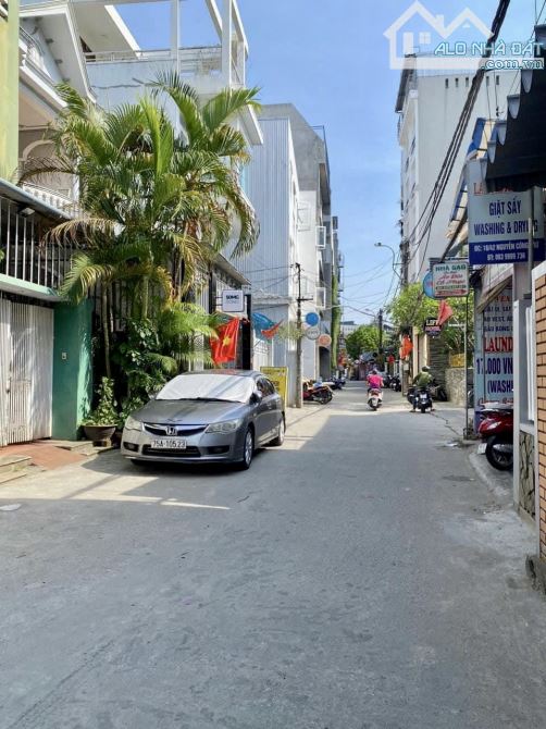 🏠 Nhà 2 tầng, 2mt kiệt ô tô 4,5m Bà Triệu, Trung tâm Tp Huế.  • Dt đất: 167 ( ngang 10,5m