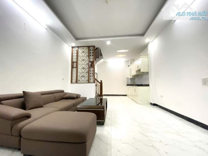 Nhà đẹp Thanh Lãm gần phố, dâm xây mới đẹp, gần oto, 45m 4 tầng giá 5.4tỷ.