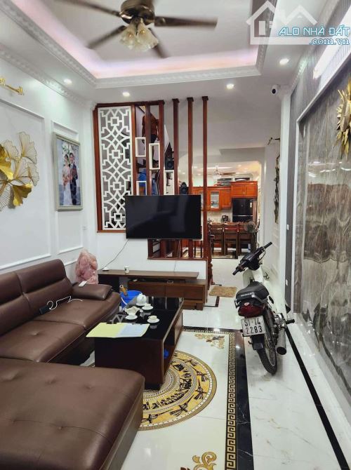 BÁN NHÀ TRẦN CUNG HOÀNG QUỐC VIỆT 9.2 TỶ 45M 6 TẦNG NGÕ NÔNG NHÀ MỚI Ở LUÔN - 1