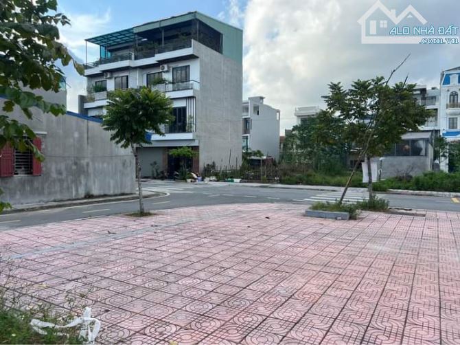 Hiếm, bán mảnh đất duy nhất nhánh Lưu Hữu Phước, view  vườn hoa, ô tô, chỉ 1 tỷ 850 - 1