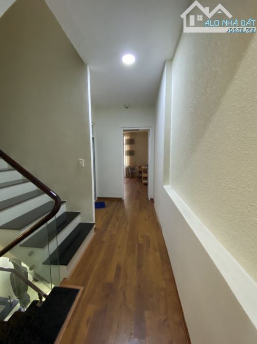 Cần bán căn nhà khu nghỉ dưỡng Golden Hill đường Nguyễn Trung Trực P.3 ,ĐL,68m² 4ph N, 7T1 - 12