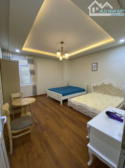 Cần bán căn nhà khu nghỉ dưỡng Golden Hill đường Nguyễn Trung Trực P.3 ,ĐL,68m² 4ph N, 7T1 - 15