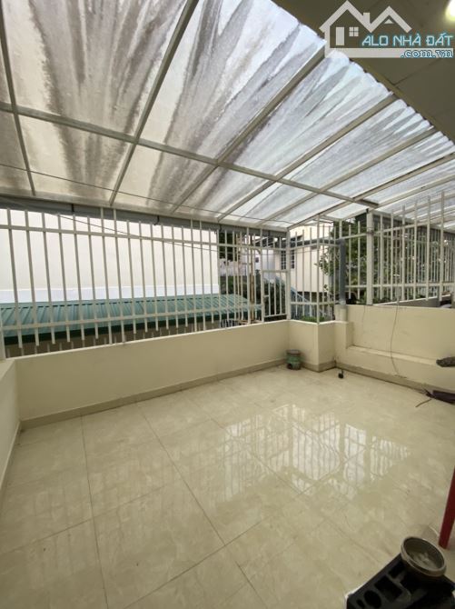 Cần bán căn nhà khu nghỉ dưỡng Golden Hill đường Nguyễn Trung Trực P.3 ,ĐL,68m² 4ph N, 7T1 - 16