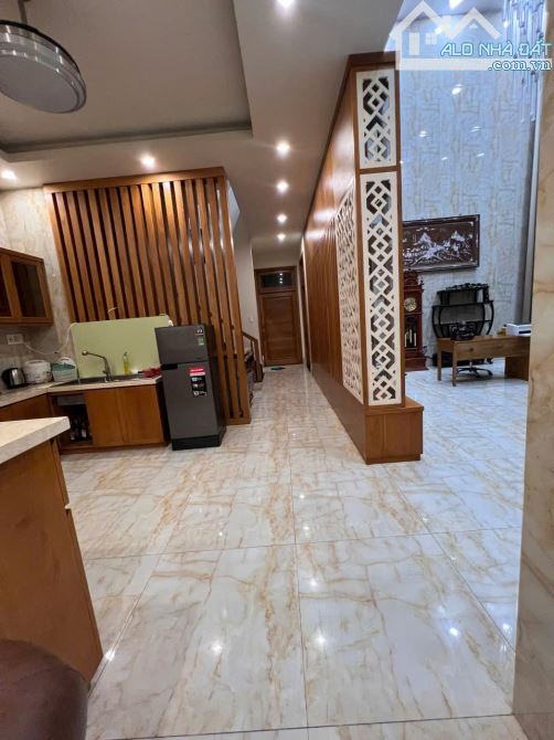 Rất ngon BÁN BIỆT THỰ 3 TẦNG ĐÚC TRUNG CHÁNH HÓC MÔN GIÁ RẺ 23.9 TỶ - 2