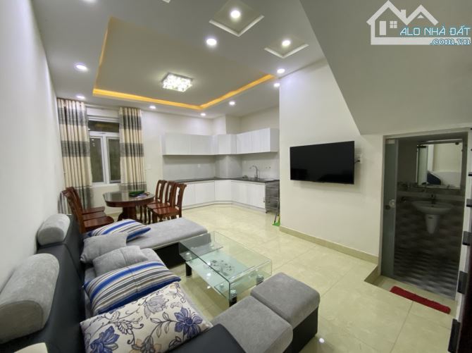 Cần bán căn nhà khu nghỉ dưỡng Golden Hill đường Nguyễn Trung Trực P.3 ,ĐL,68m² 4ph N, 7T1 - 3