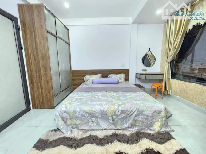 Sang tên ngay căn nhà Hồ Biểu Chánh, Phú Nhuận, 50m2/3.450 tỷ, có sổ hồng, hẻm 6m - 3