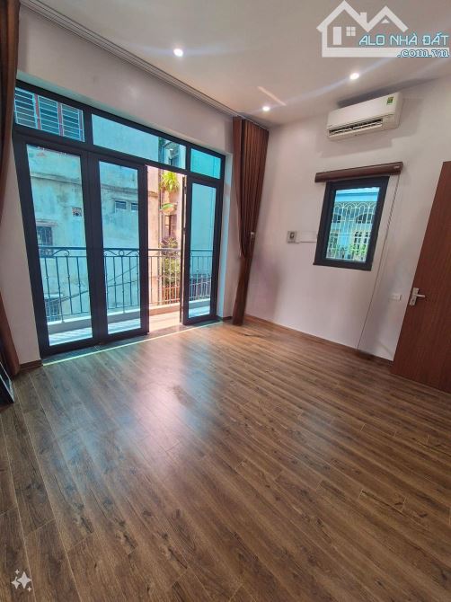 Nhà Đẹp ! Quan Nhân Lô góc - Ở sướng, Ngõ rộng thoáng 4m - 4