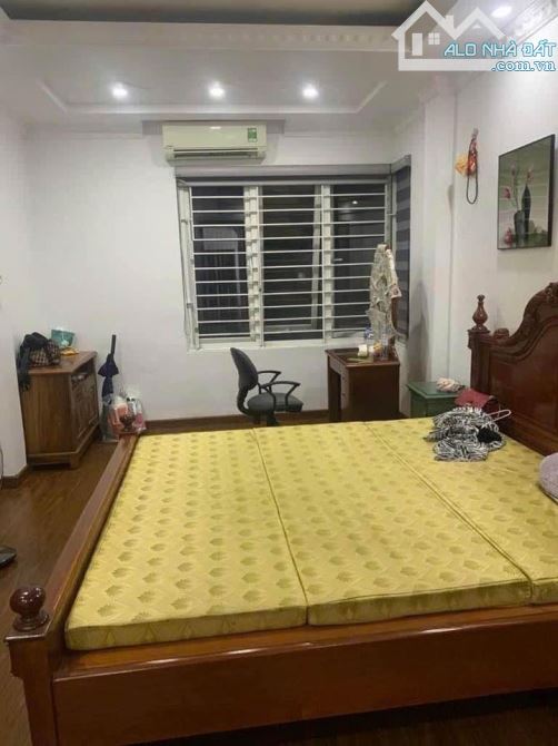 BÁN NHÀ HOÀNG QUỐC VIỆT- 45M x 6T - MẶT TIỀN 3.4M - 20M RA Ô TÔ TRÁNH - SÂN RỘNG - 4