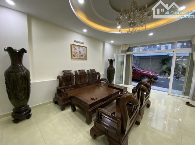 Cần bán căn nhà khu nghỉ dưỡng Golden Hill đường Nguyễn Trung Trực P.3 ,ĐL,68m² 4ph N, 7T1 - 5