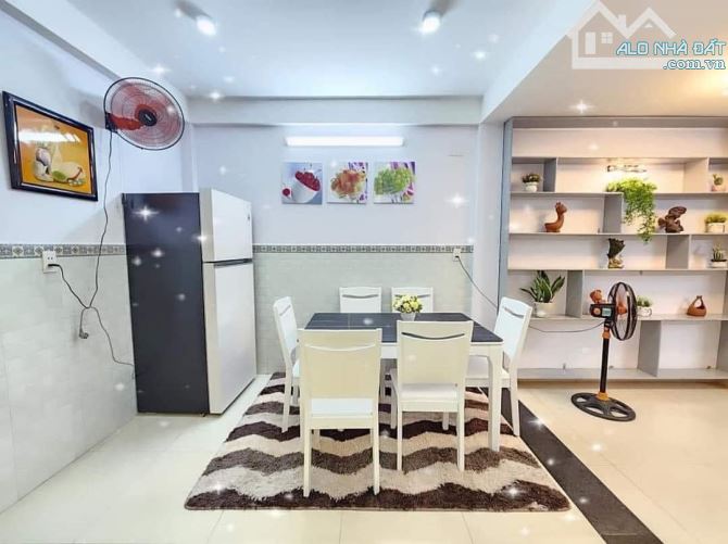 Sang tên ngay căn nhà Hồ Biểu Chánh, Phú Nhuận, 50m2/3.450 tỷ, có sổ hồng, hẻm 6m - 5