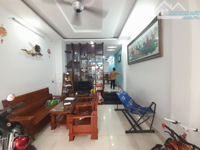 🚘🏠💥 Ngộp quá, Giảm sâu, Mặt tiền ĐS 4, BÌNH TÂN, 64m2, 4 tầng, ô tô vào nhà5,8 tỷ