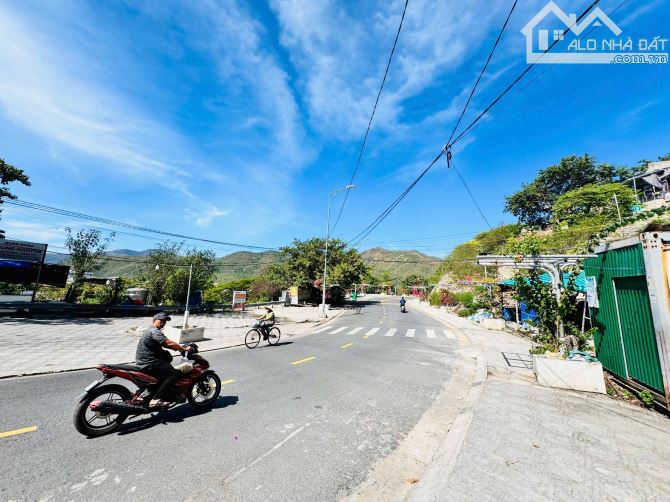 Bán Nhà View Biển Nha Trang, mặt tiền đường Trần Phú nối dài thuận tiện kinh doanh buôn bá