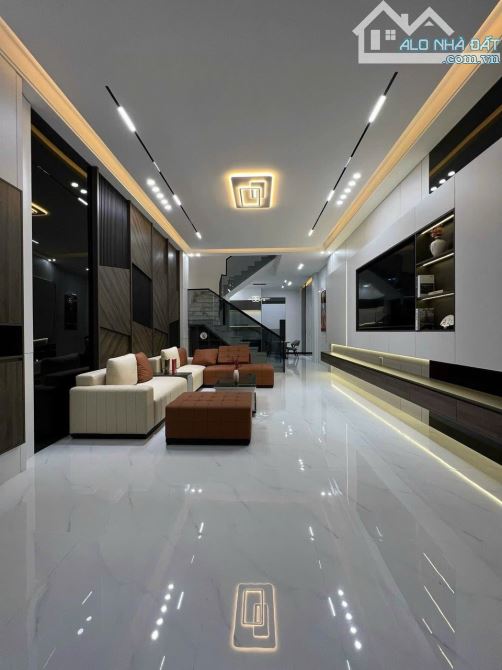 CHÍNH CHỦ GỞI BÁN NHÀ 1 TRỆT 2 LẦU HOÀN CÔNG P.BỬU HOÀ CÁCH SIÊU THỊ AEOL MALL CHỈ 800M - 1