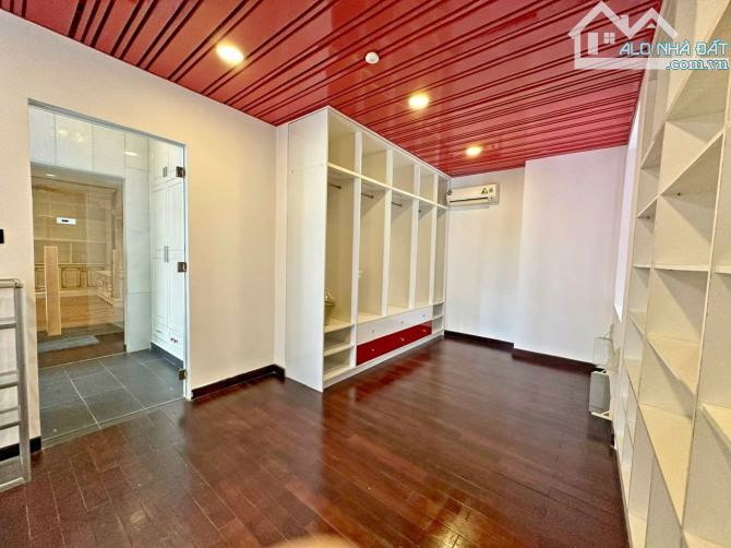 Bán biệt thự Thảo Điền 320m2 ngay Quốc Hương. Hồ bơi sân vườn Giá 77 tỷ - 1