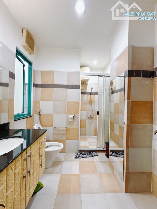 BÁN GẤP KS KIÊM CHDV 10 TẦNG - 28x35 - 120 PHÒNG - NGUYỄN VĂN QUÁ Q12 - CHỈ 100 TỶ ... - 12