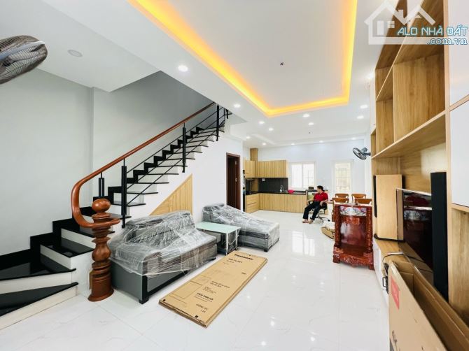 Giá cực hời nhà Vườn chuối,Q3.60m2 - Giá:3tỷ22.Gần chợ Vườn Chuối.Sổ riêng,Thương lượng. - 2