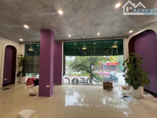 Cho thuê nhà mặt phố chỉ có 2 tầng ở Ba Đình 300m2, MT 15 Làm nhà hàng, SPA, cafe - 2