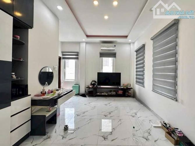 Mặt Tiền Thụt Nguyễn Văn Đậu -Bình Thạnh- 5tâng-32m2- Nhà Đẹp- Giá Chỉ Nhỉnh 8Ty - 2